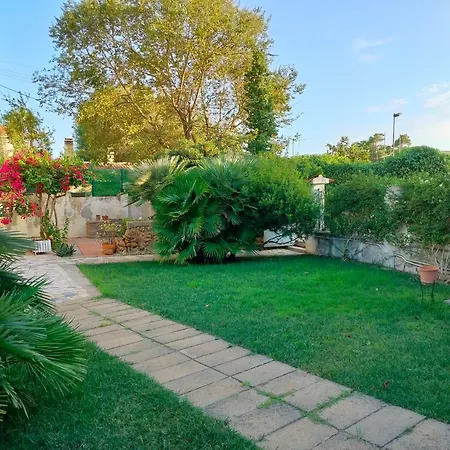 Seaside Garden 1 Holiday home Alghero