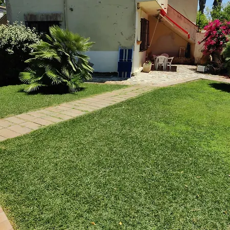 Сasa de vacaciones Seaside Garden 1 *
